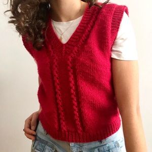 ❤️ Handmade red knit sweater vest ❤️ 100% Acrylic